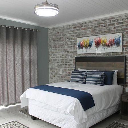 Berry Lane Guesthouse Kroonstad Bagian luar foto