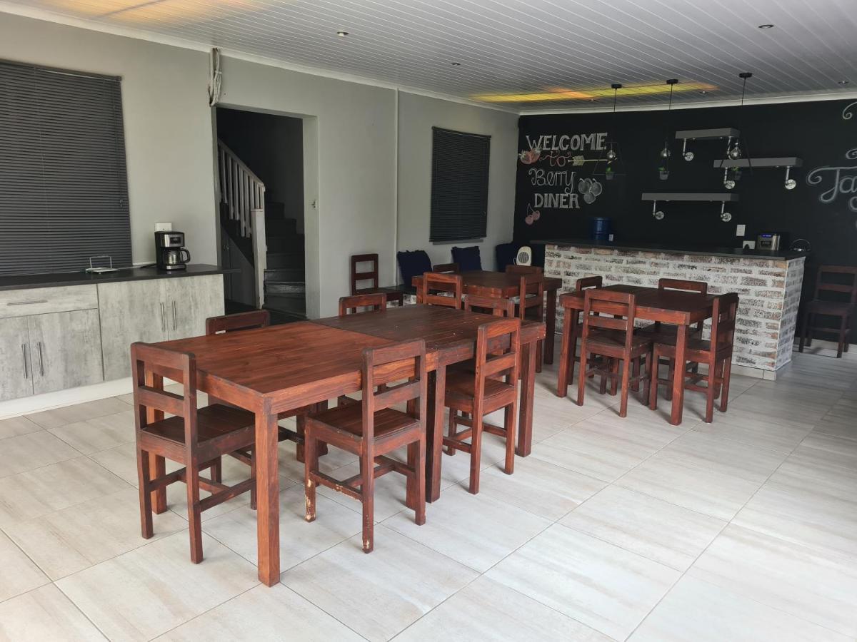 Berry Lane Guesthouse Kroonstad Bagian luar foto