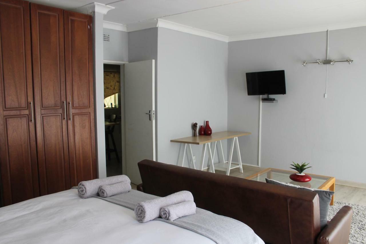 Berry Lane Guesthouse Kroonstad Bagian luar foto